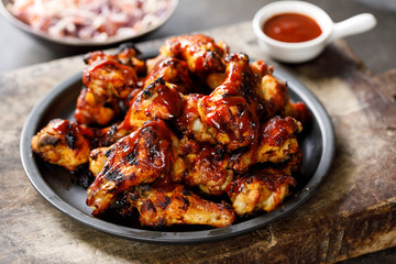 BBQ Baby-Chicken Wings and Sauce