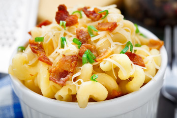 Mac 'n' Cheese, Bacon & Spring Onions